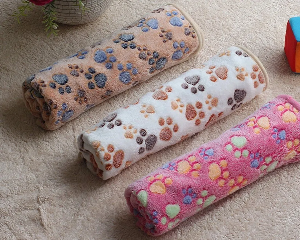 104 x 76 cm Soft Warm Pet Bed Blankets with Paw Prints