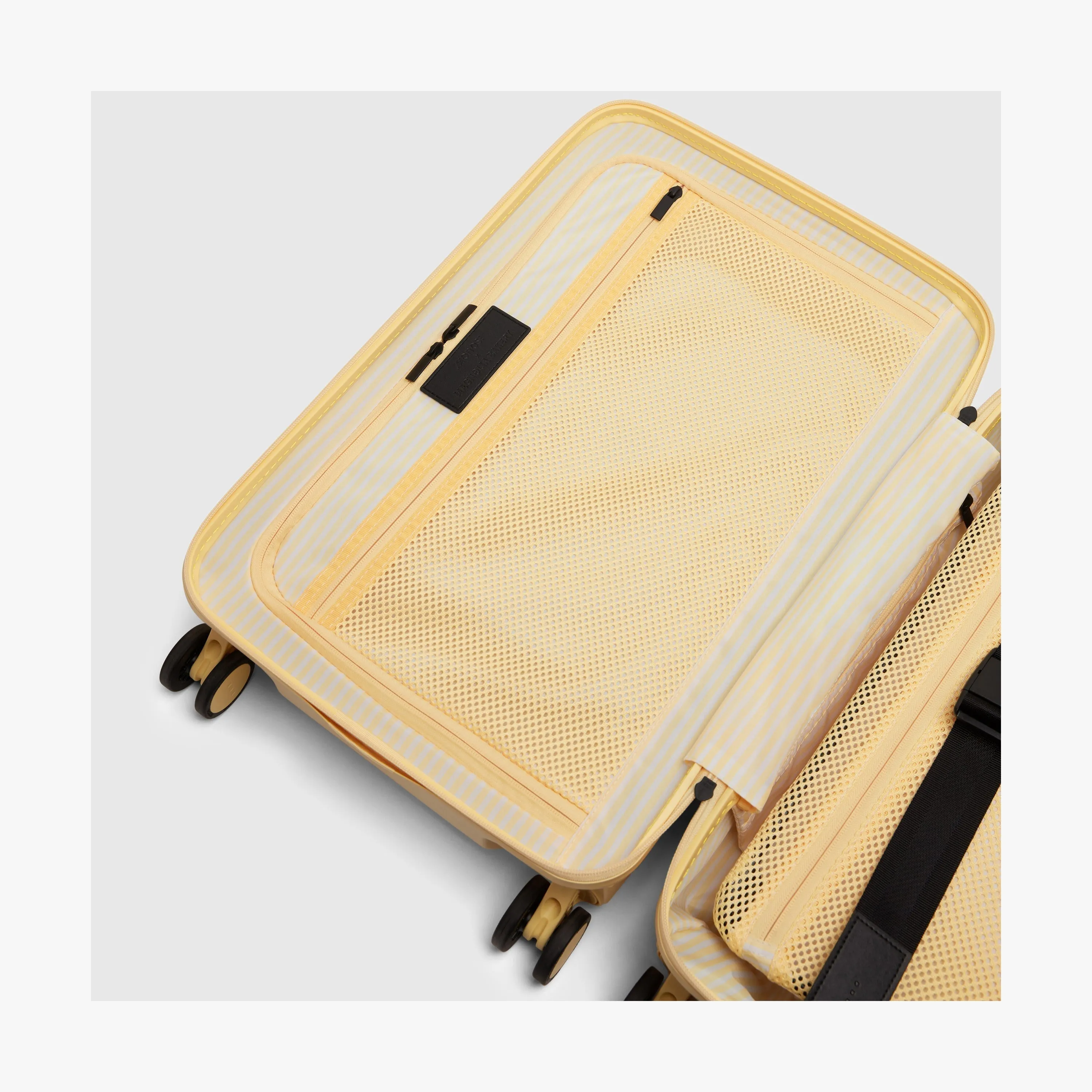 Carry-On Pro Plus